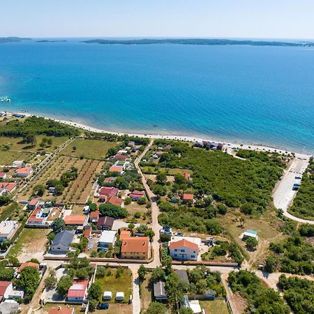 Teuta Apartments - A Beach And A Sea View Перой Екстер'єр фото